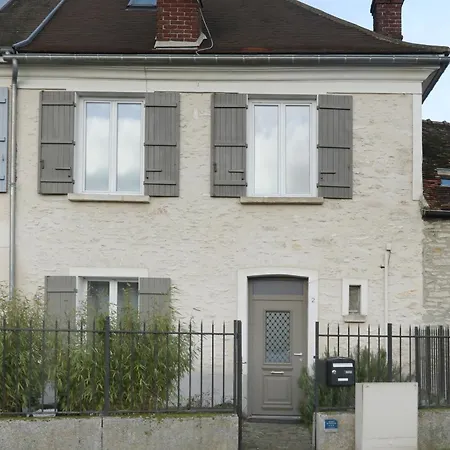 Maison Le La Boite En Chamant